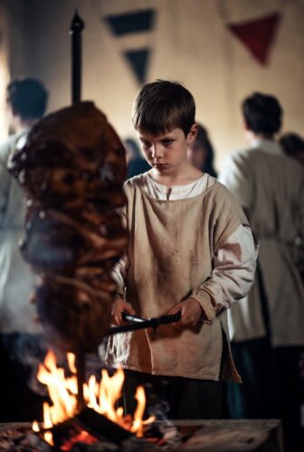 The Spit-Turner King – How a 10-Year-Old Oxford Boy’s Fake Crown on May 24, 1487, Proves That Humble Origins Can Outlast Thrones and Teach You to Rule Your Own Chaos Today The Spit-Turner King – How a 10-Year-Old Oxford Boy’s Fake Crown on May 24, 1487, Proves That Humble Origins Can Outlast Thrones and Teach You to Rule Your Own Chaos Today